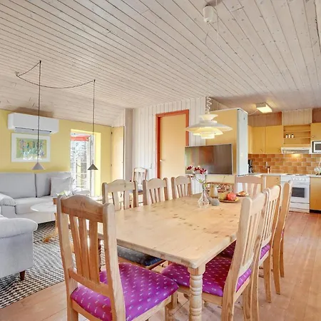 Holiday home 7 Bedroom In