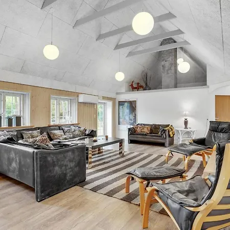 Stunning Home In Ulfborg With Sauna Hébergement de vacances
