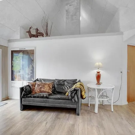Stunning Home In Ulfborg With Sauna Hébergement de vacances *