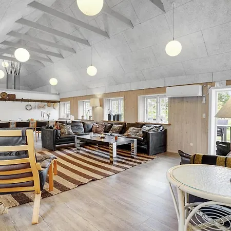 Stunning Home In Ulfborg With Sauna Hébergement de vacances